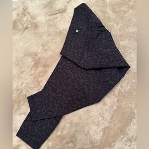 Lululemon, Wunder Train leggings, 25” length, Women, Size 10, Back leopard print